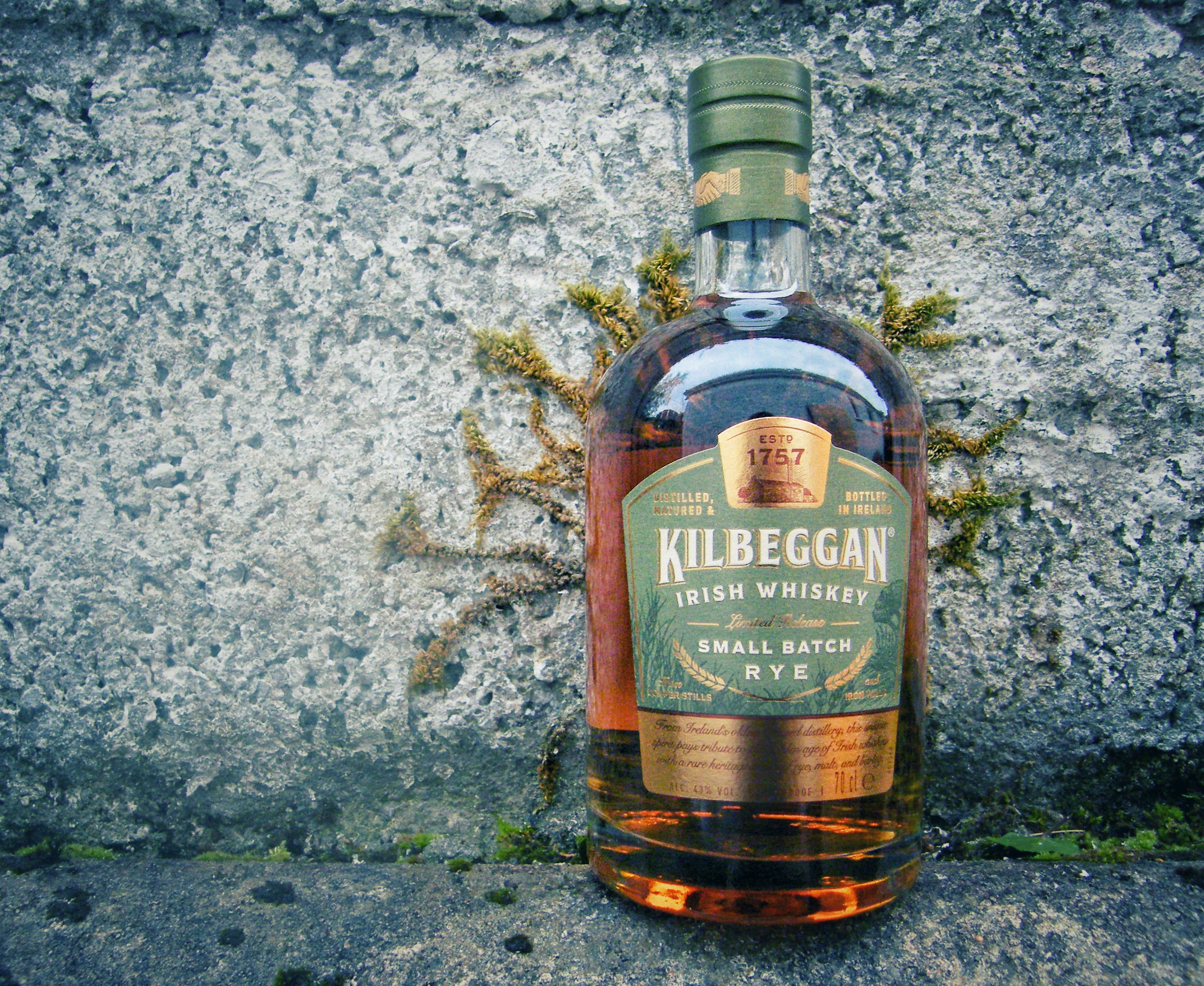 Виски шляпа. Kilbeggan виски. Ирландский виски с медом. Килбегган КБ. Peterson Irish Whiskey.
